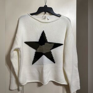 ELAN - Ivory Camouflage Star Pull Over Sweater- Size Small Like New